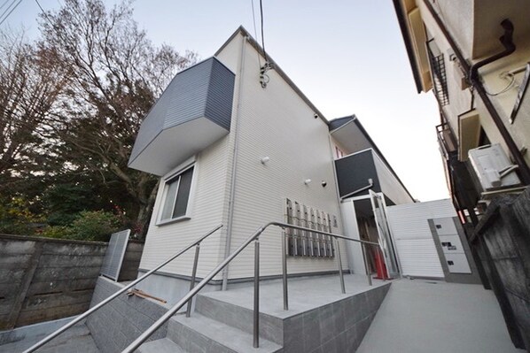 コートヤード西永福の物件外観写真